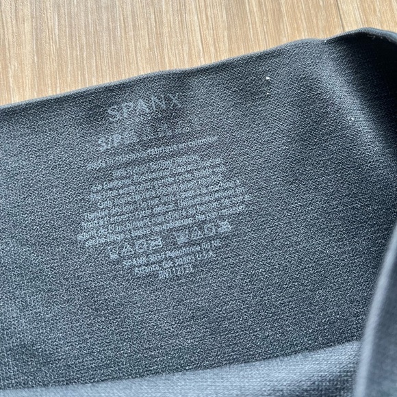 Spanx Look at Me Now Seamless Leggings Black Camo SizeSmall - Picture 4 of 5